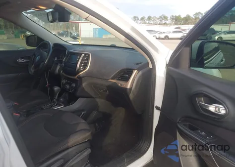 2015 Jeep Cherokee Latitude z USA, uszkodzony, nr VIN 1C4PJMCS7FW534912